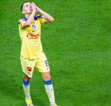 Jugador clave con el América para la 14 y la 15, fichará con un club del fútbol de Arabia Saudita, por una cifra millonaria.