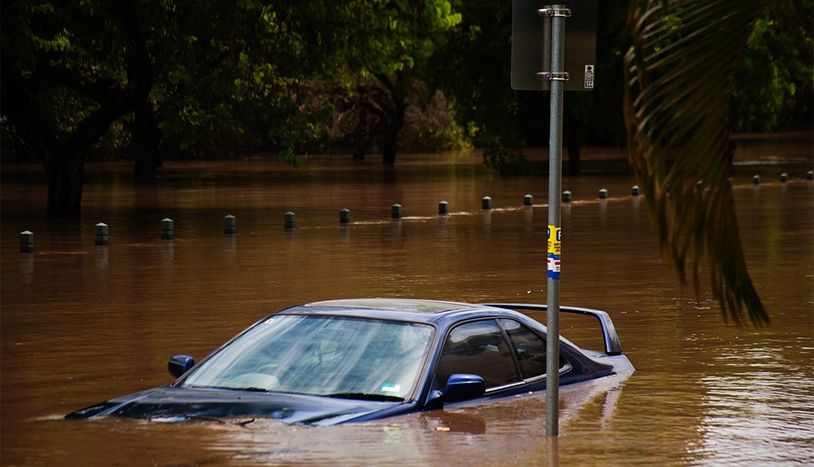 Así puedes proteger tu vehículo durante una inundación 