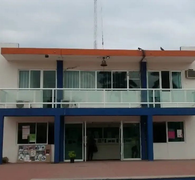 Ayuntamiento de Medellín de Bravo sufre corte de luz por deuda con CFE